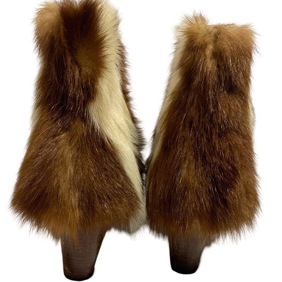 Fendi Women's Ankle Boots Beige Brown Leather & Fur Trim Side Zipper  Size 10 - Picture 8 of 9